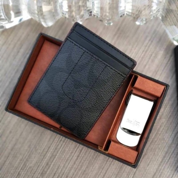 ⛔SOLD ELSEWHERE ⛔COACH 3-IN-1 CARD CASE SET - Picture 11 of 14